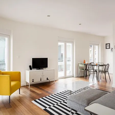Estrela Skyline Retreat With Terrace *