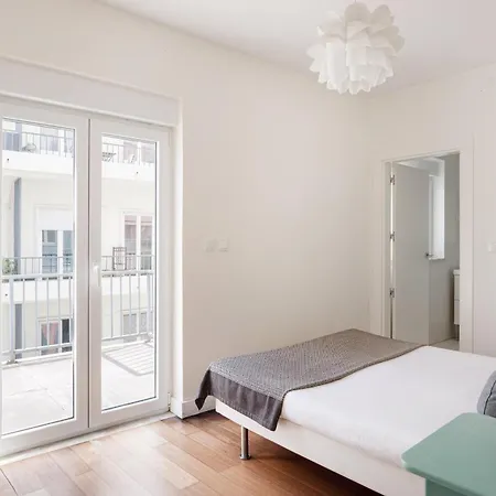 Estrela Skyline Retreat With Terrace *